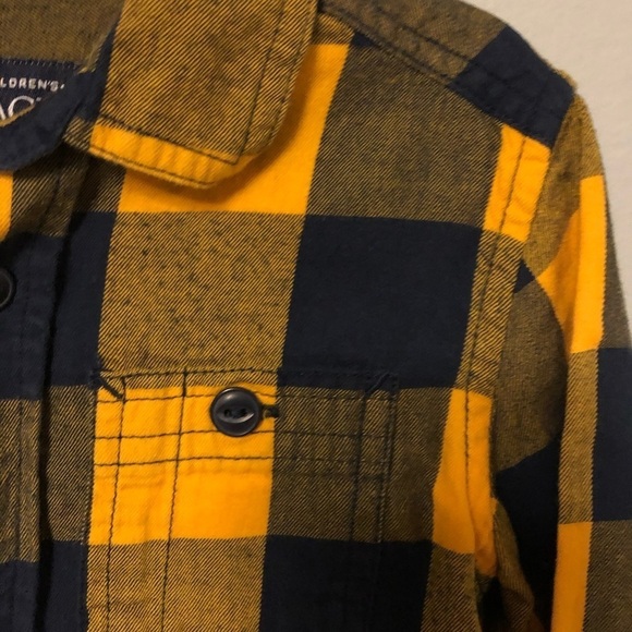 The Children’s Place plaid button down shirt size 4t - Picture 3 of 7